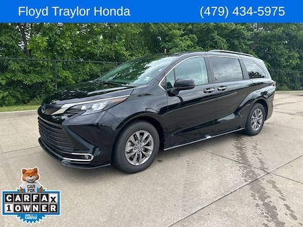 2024 Toyota Sienna XLE Van Passenger Van