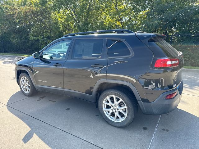 2016 Jeep Cherokee Sport photo 3