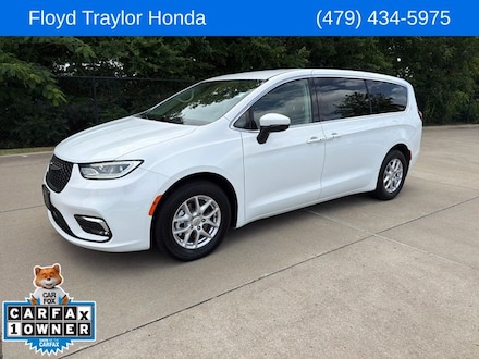 2023 Chrysler Pacifica Touring L Van Passenger Van