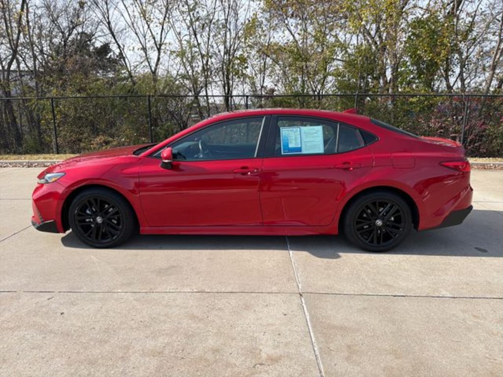 Used 2025 Toyota Camry SE Sedan