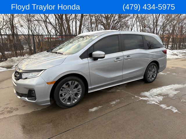 2026 Honda Odyssey Touring's photo