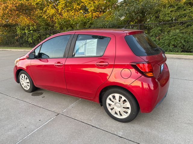 2017 Toyota Yaris LE SE photo 2