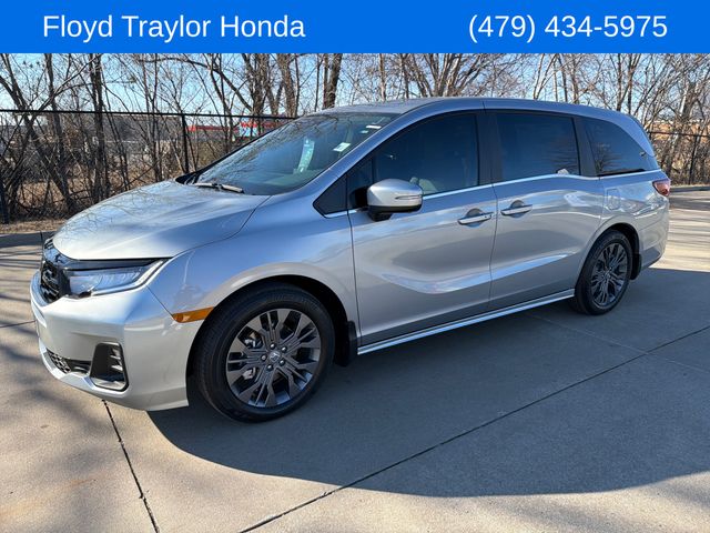 2026 Honda Odyssey Touring's photo