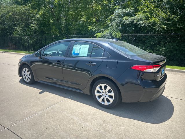 2023 Toyota Corolla LE photo 3