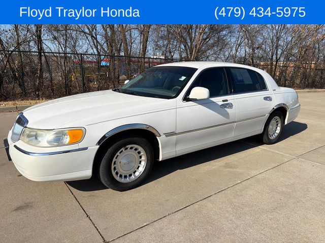 2000 Lincoln Town Car EXECUTIVE's photo