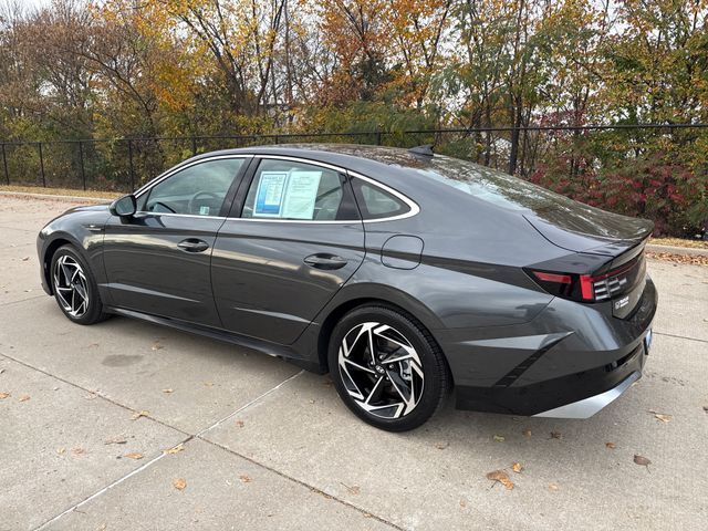2024 Hyundai Sonata SEL Convenience photo 2