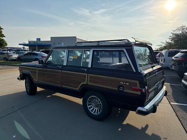1990 Jeep Grand Wagoneer Base photo 3