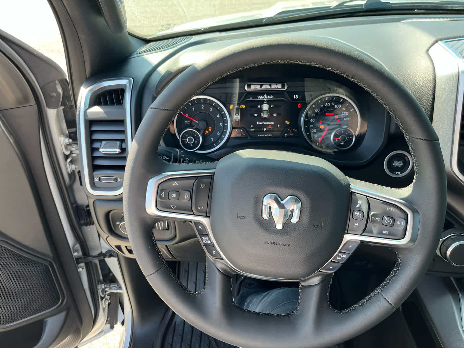 2026 RAM 1500 Big Horn/Lone Star - Photo 12