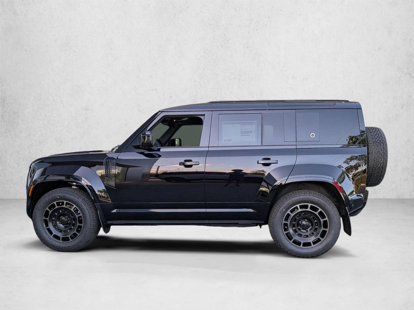 2026 Land Rover Defender OCTA Black - Photo 5