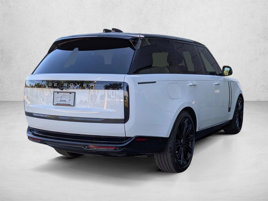 New 2025 Land Rover Range Rover P400 SE Sport Utility