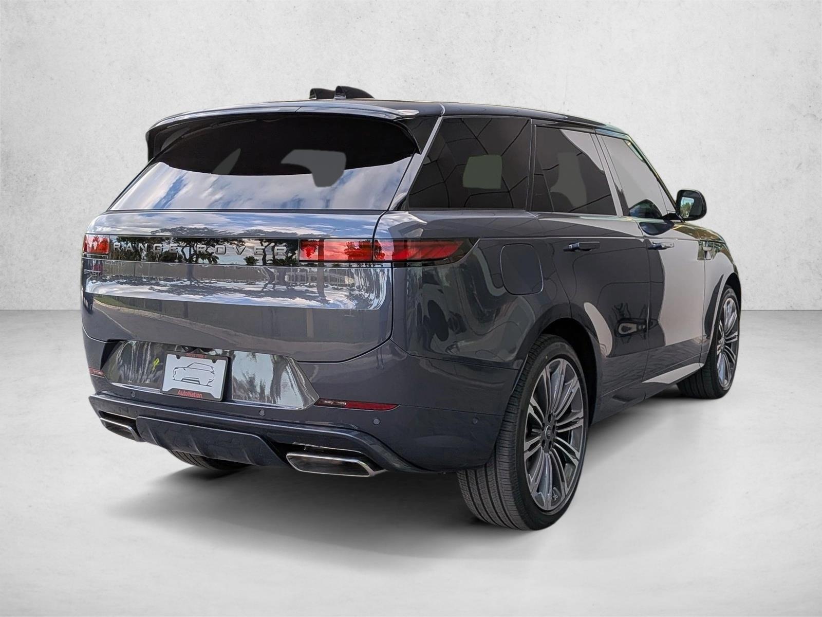2025 Land Rover Range Rover Sport SE photo 2