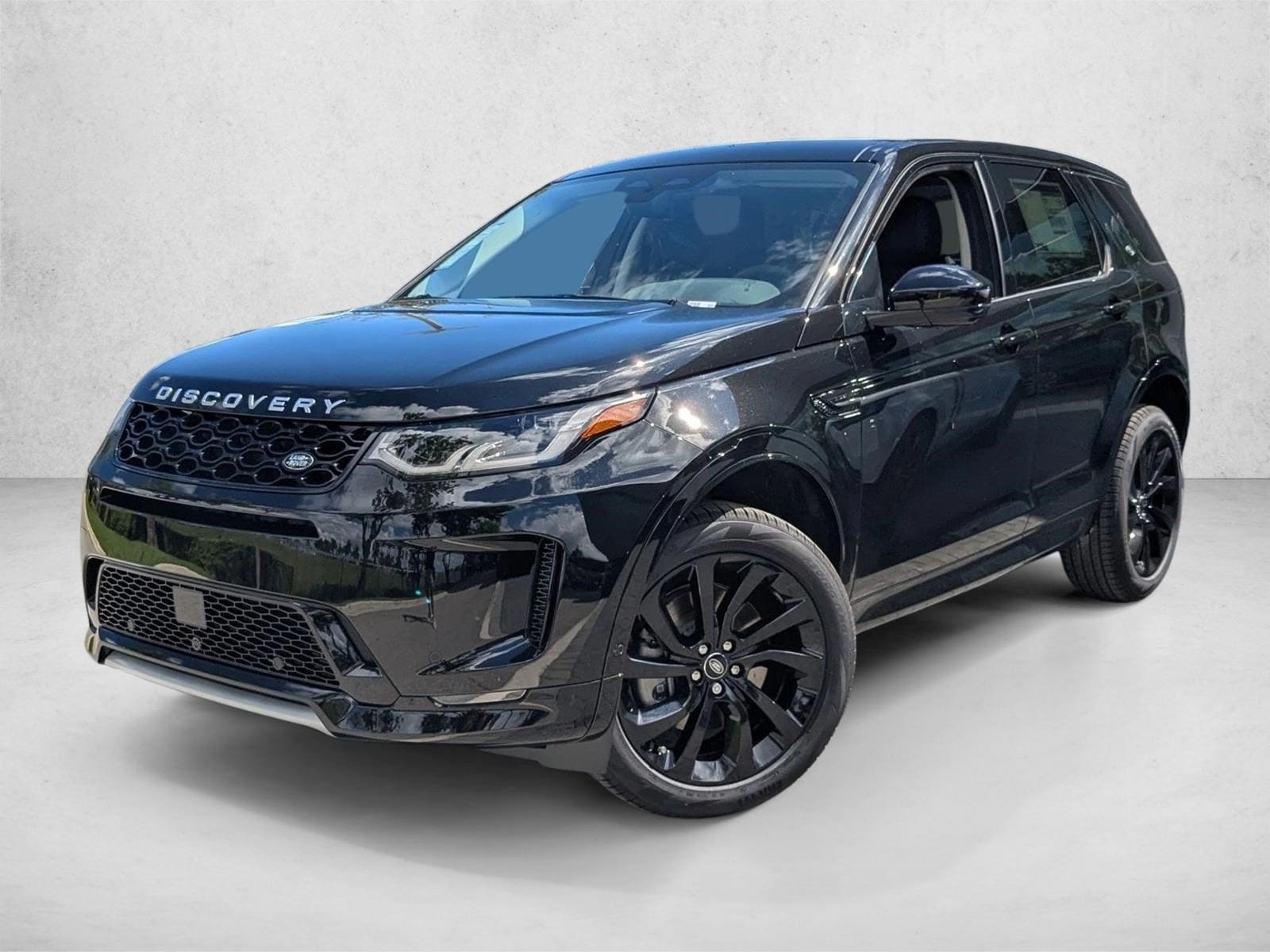 2025 Land Rover Discovery Sport S's photo