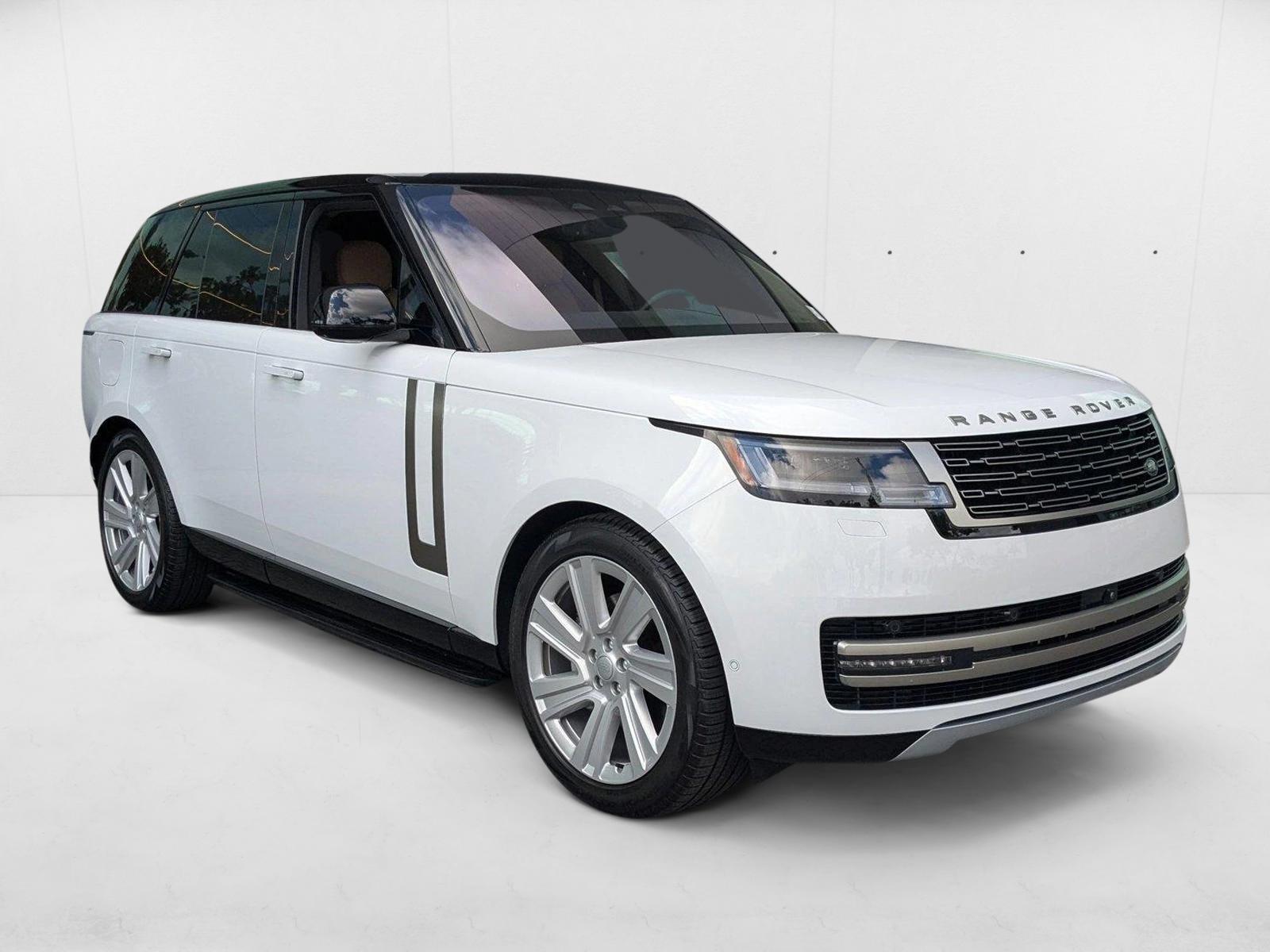 2023 Land Rover Range Rover SE photo 3