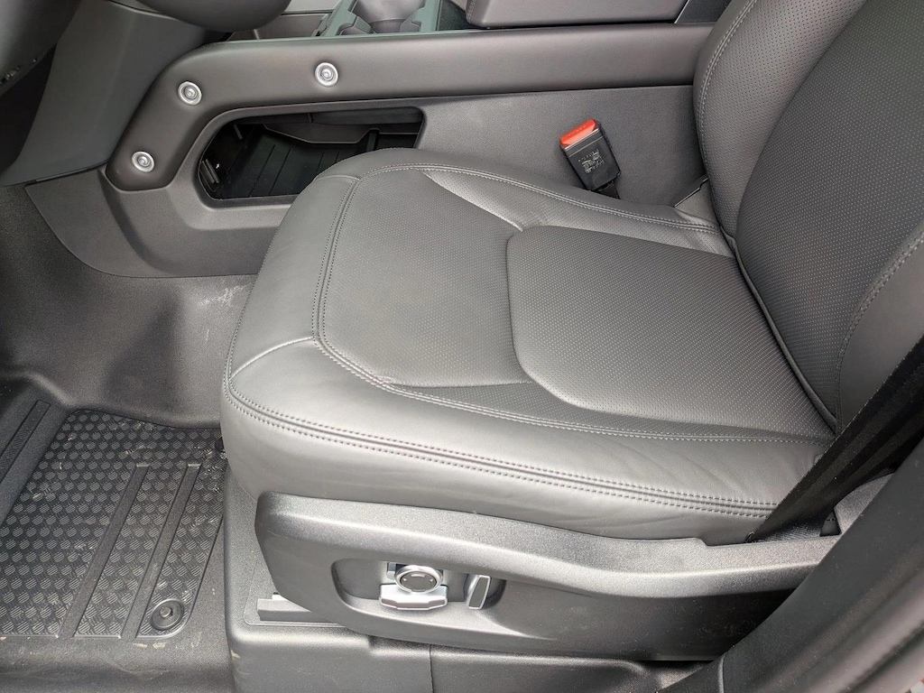 New 2026 Land Rover Defender 130 X-Dynamic SE Sport Utility