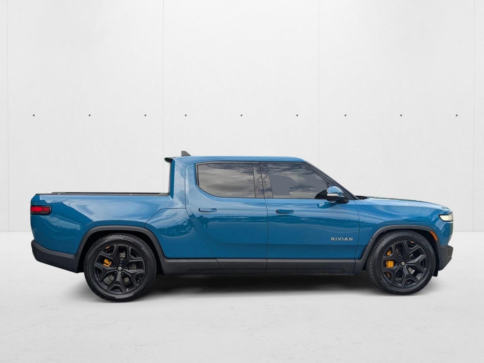 2022 Rivian R1T Adventure photo 2