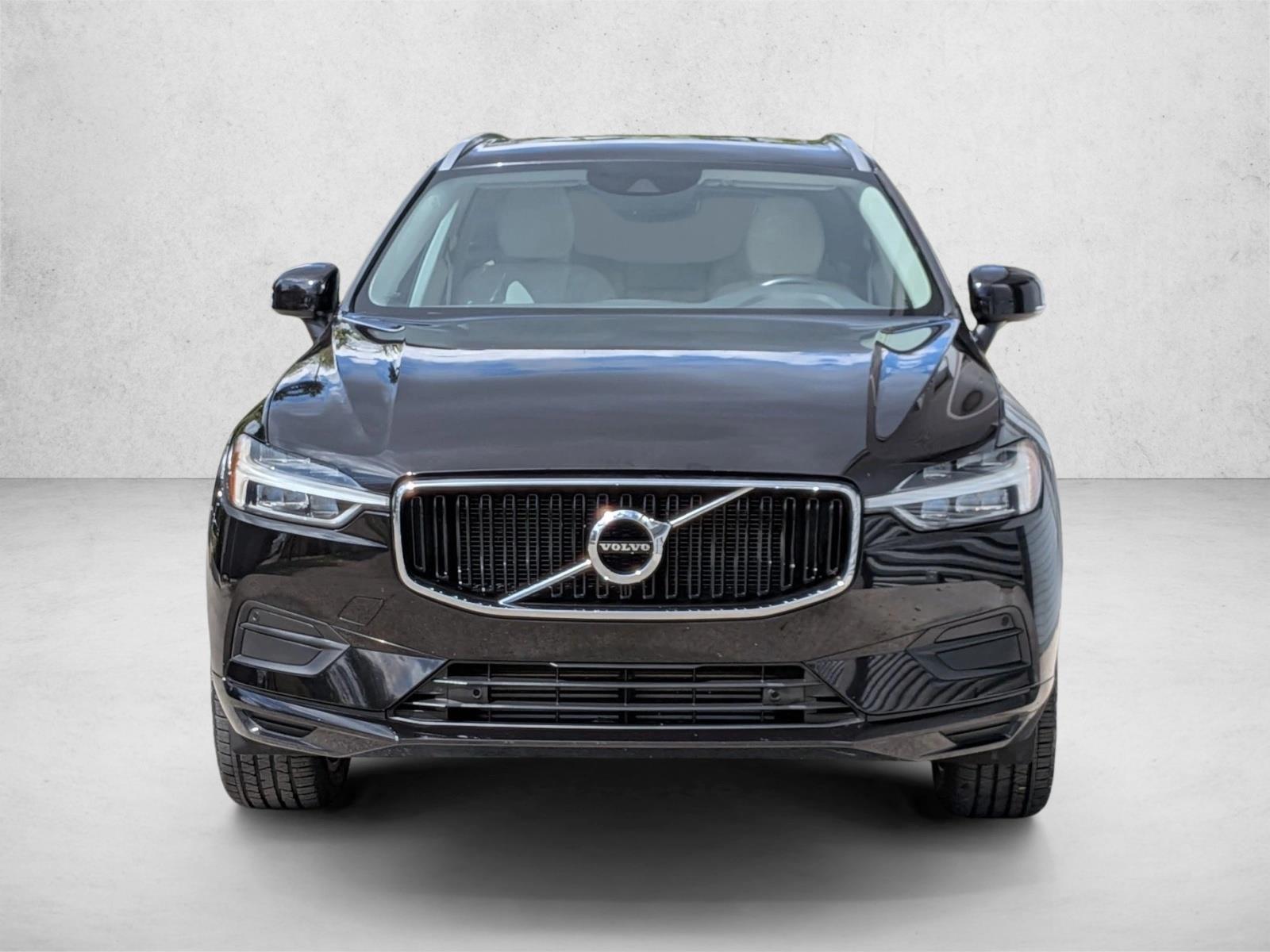 2020 Volvo XC60 T5 Momentum photo 2