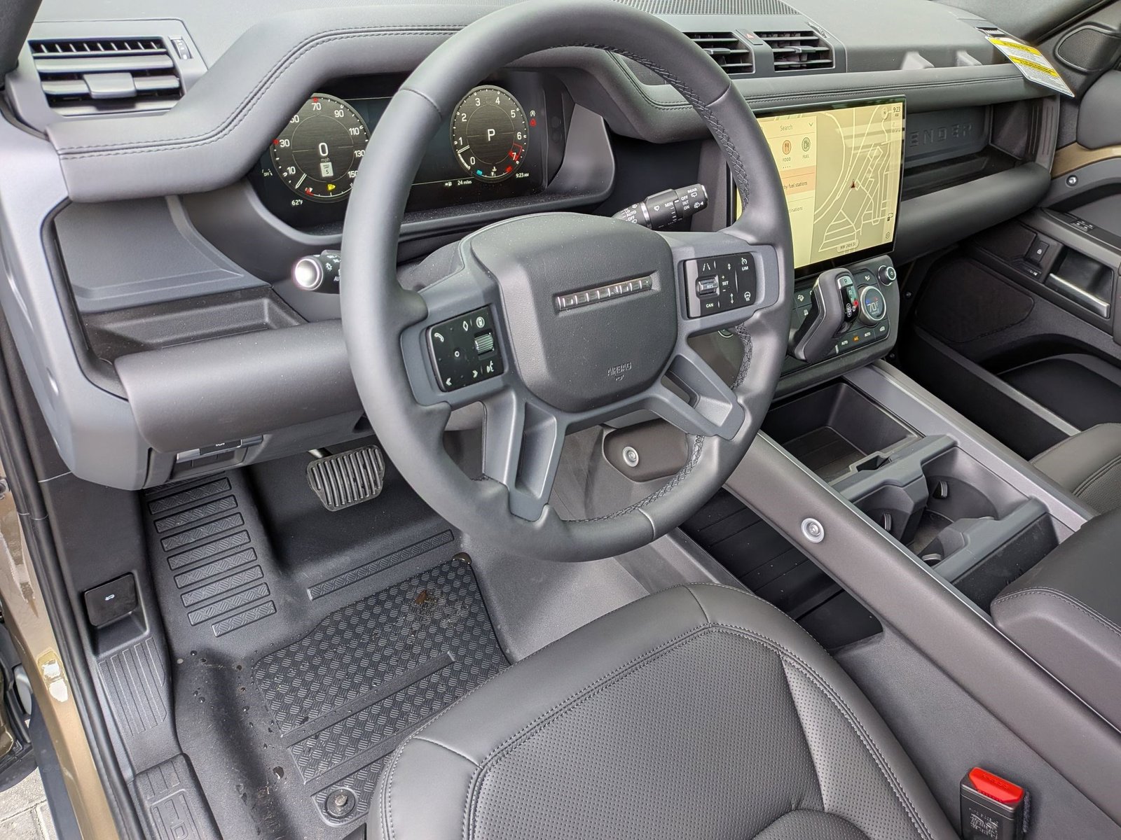 2026 Land Rover Defender 110 S photo 3