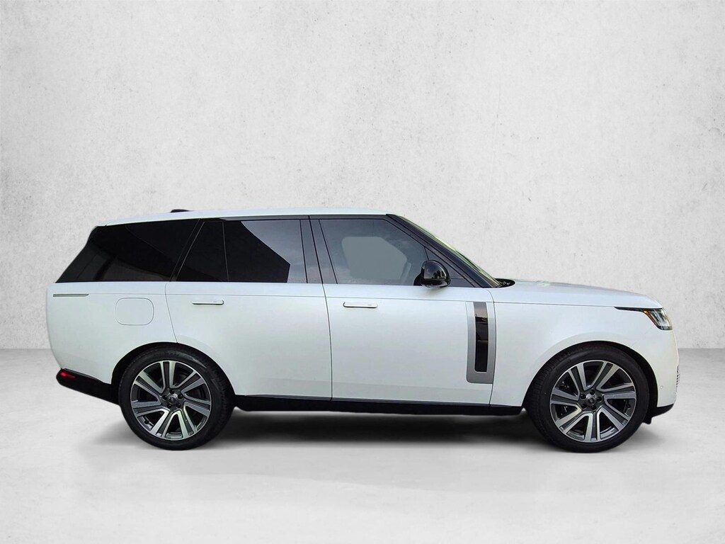 Used 2025 Land Rover Range Rover SV Sport Utility