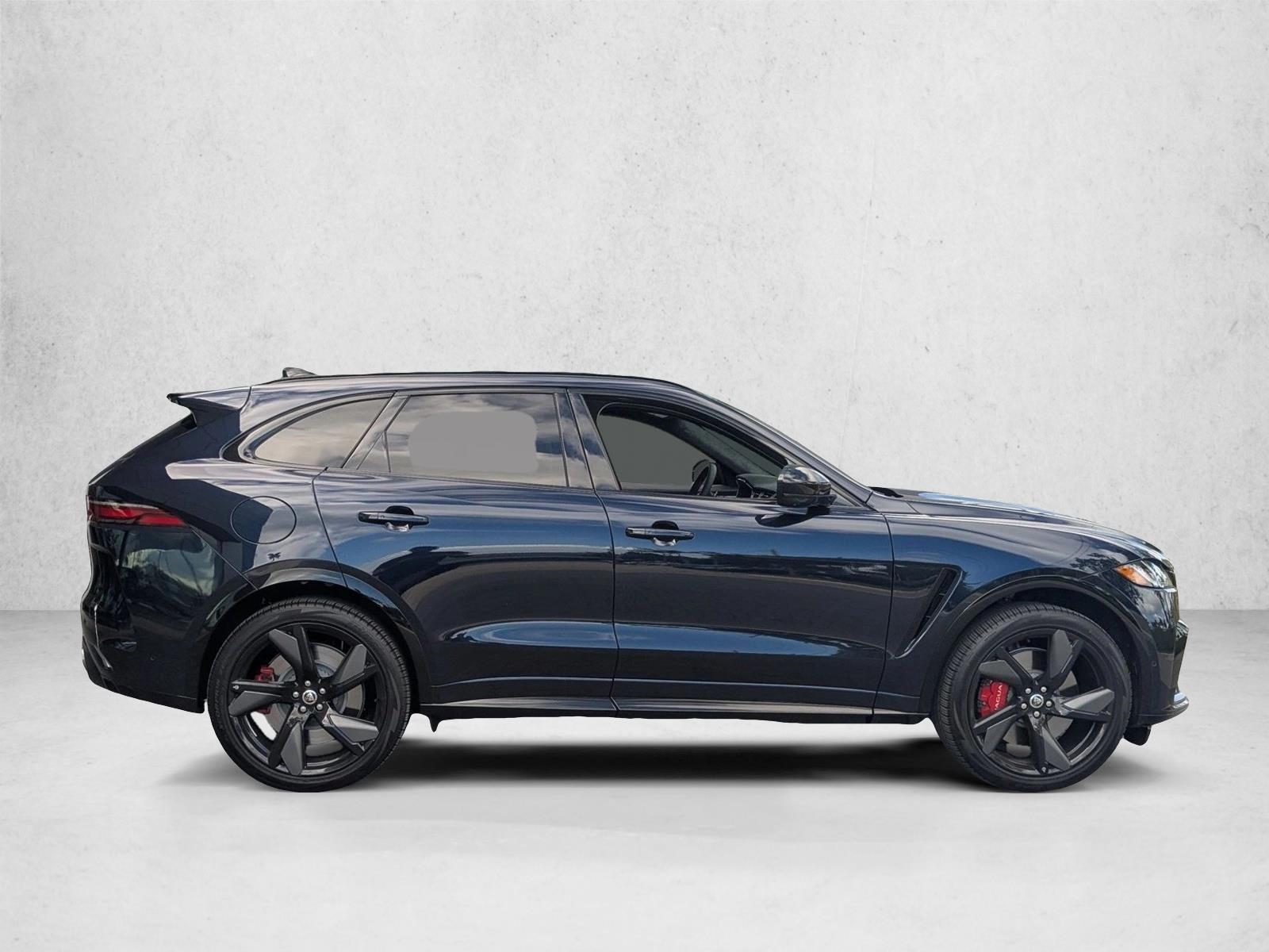 2025 Jaguar F-PACE SVR photo 4