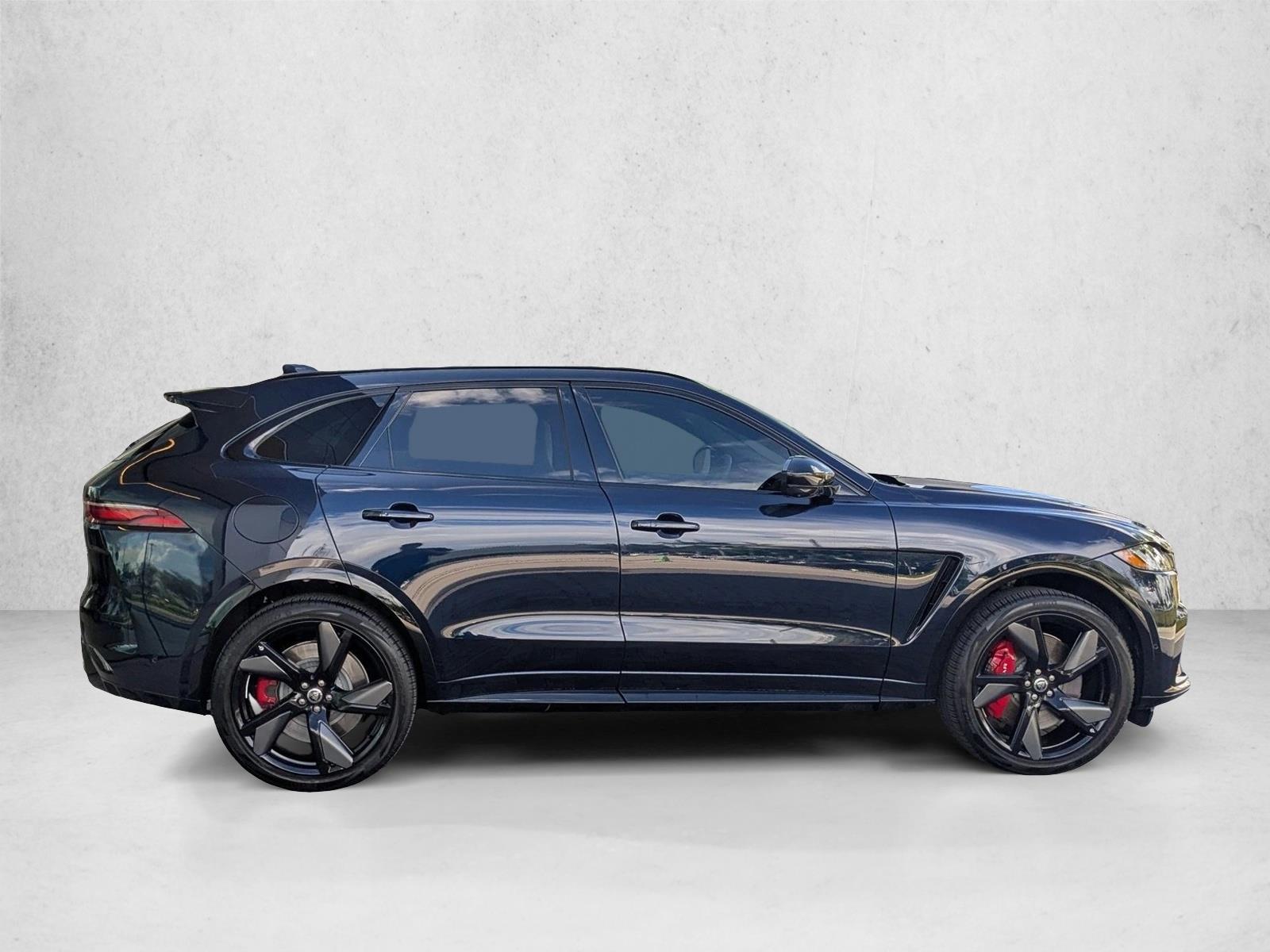 2025 Jaguar F-PACE SVR photo 4