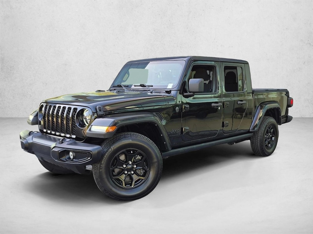 Used 2023 Jeep Gladiator Willys Crew Cab Pickup