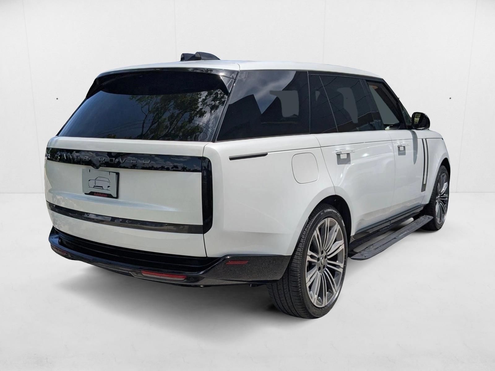 2025 Land Rover Range Rover SE photo 2