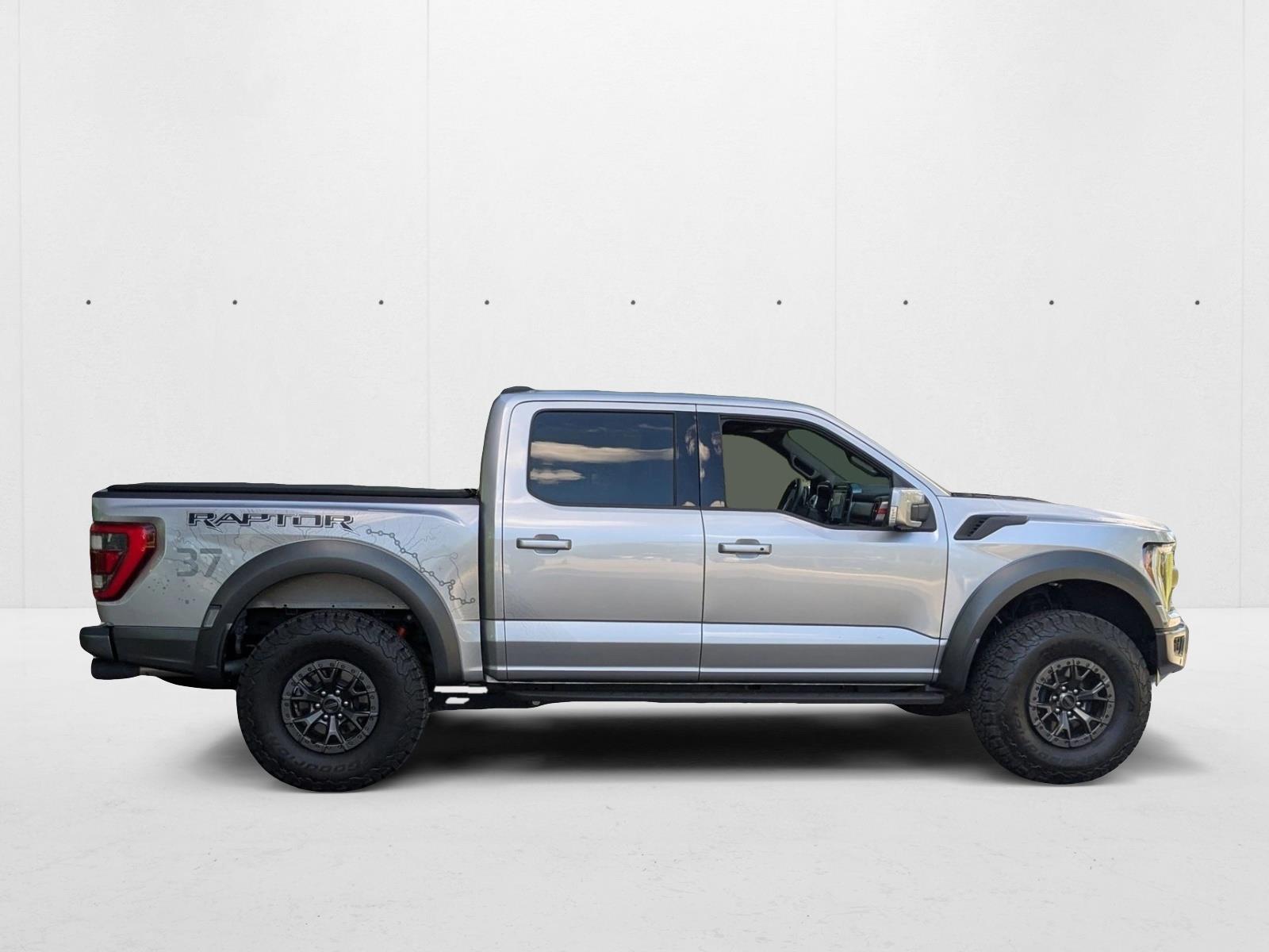 2022 Ford F-150 Raptor photo 3
