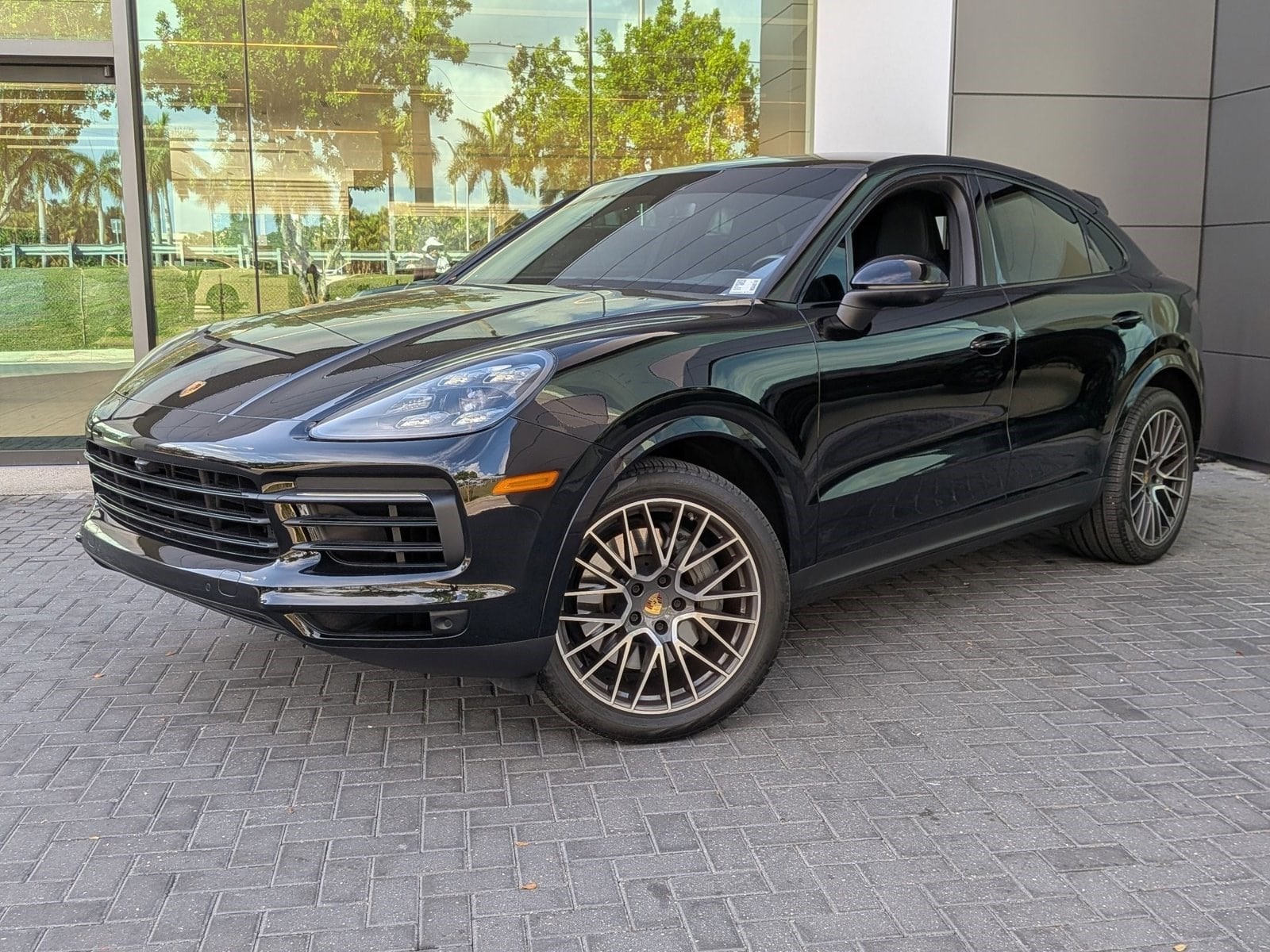 2021 Porsche Cayenne S's photo