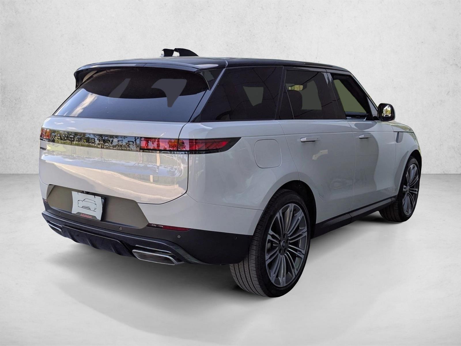 2025 Land Rover Range Rover Sport SE photo 2