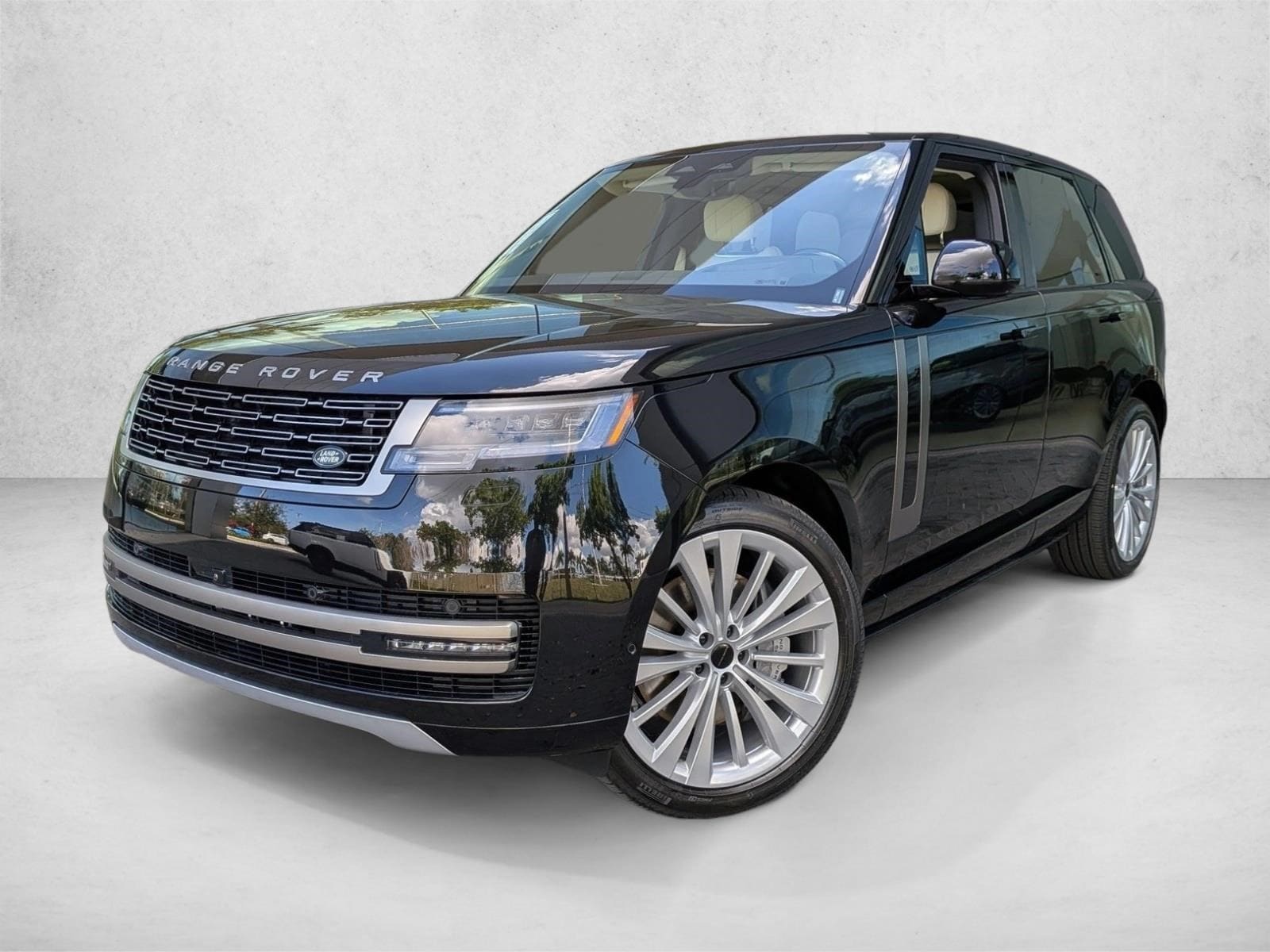 2026 Land Rover Range Rover SE's photo