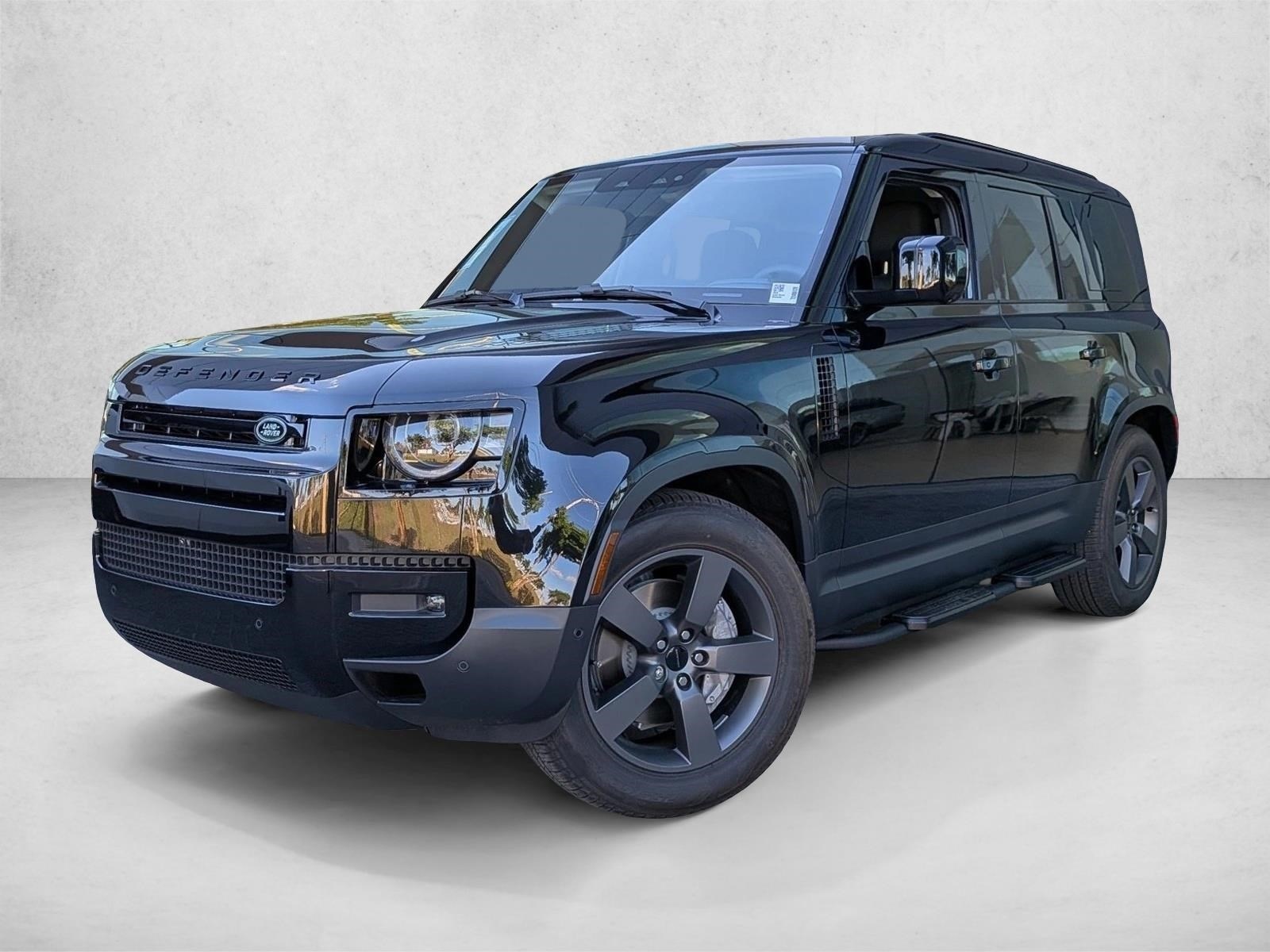 2026 Land Rover Defender S's photo