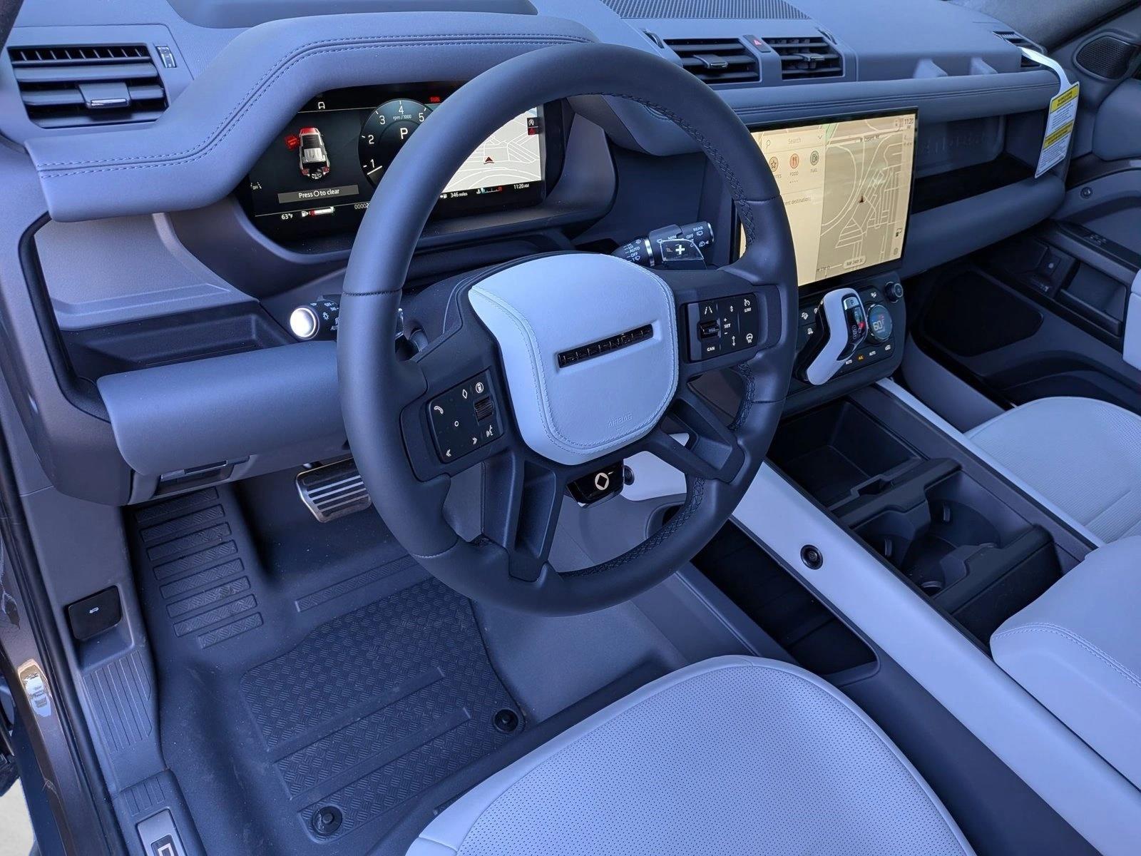 2026 Land Rover Defender OCTA - Photo 3