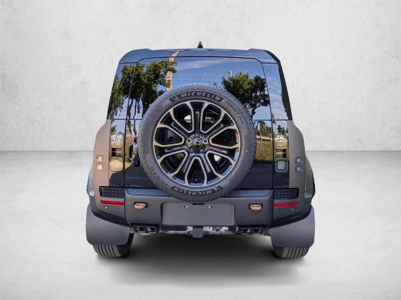 2026 Land Rover Defender OCTA - Photo 7