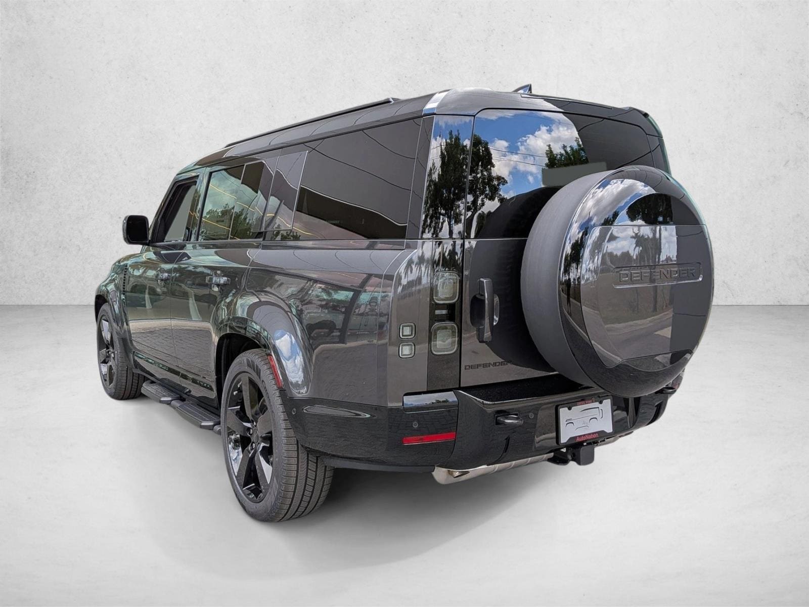 2026 Land Rover Defender X-Dynamic SE - Photo 8