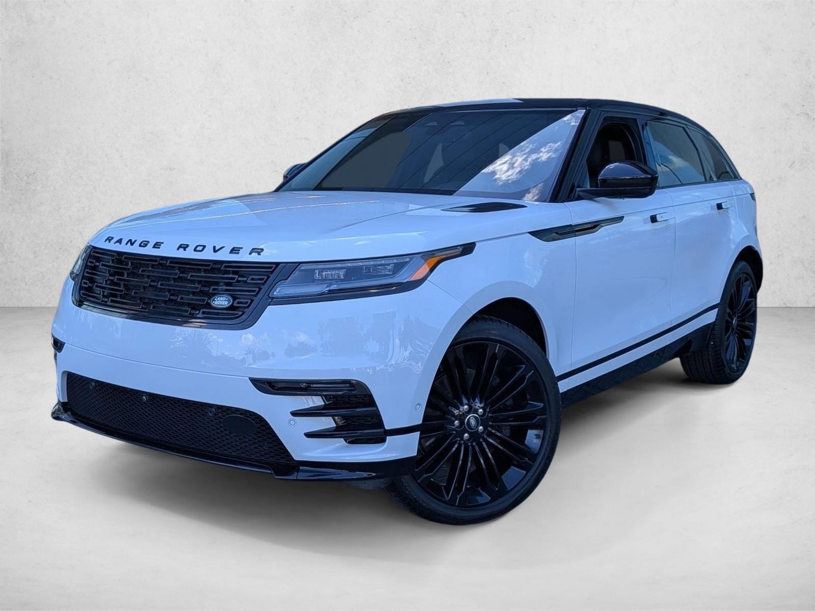 2026 Land Rover Range Rover Velar Dynamic SE's photo