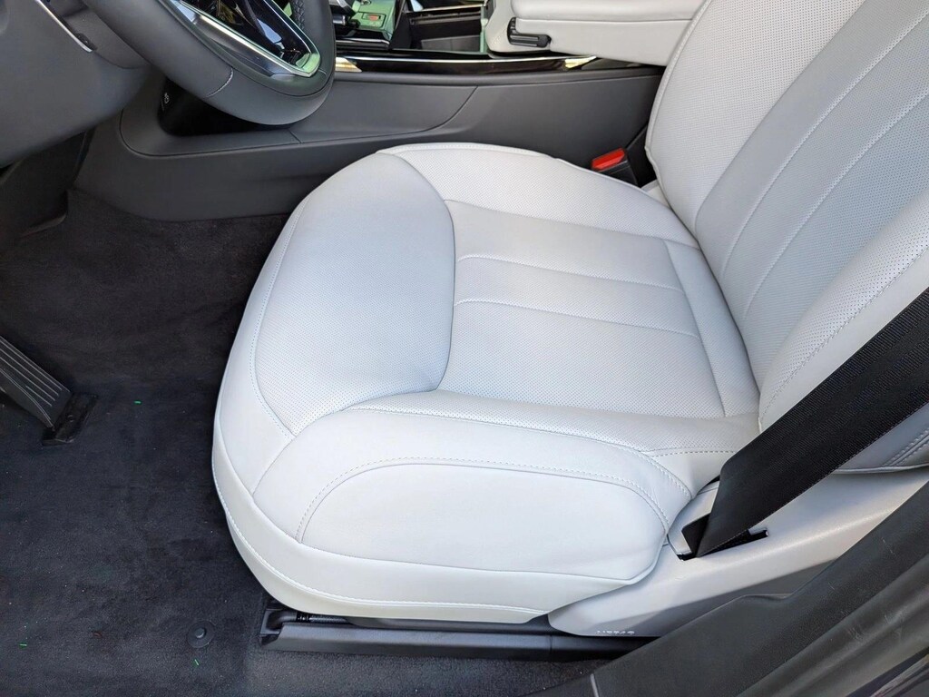 New 2025 Land Rover Range Rover Sport P360 SE Sport Utility