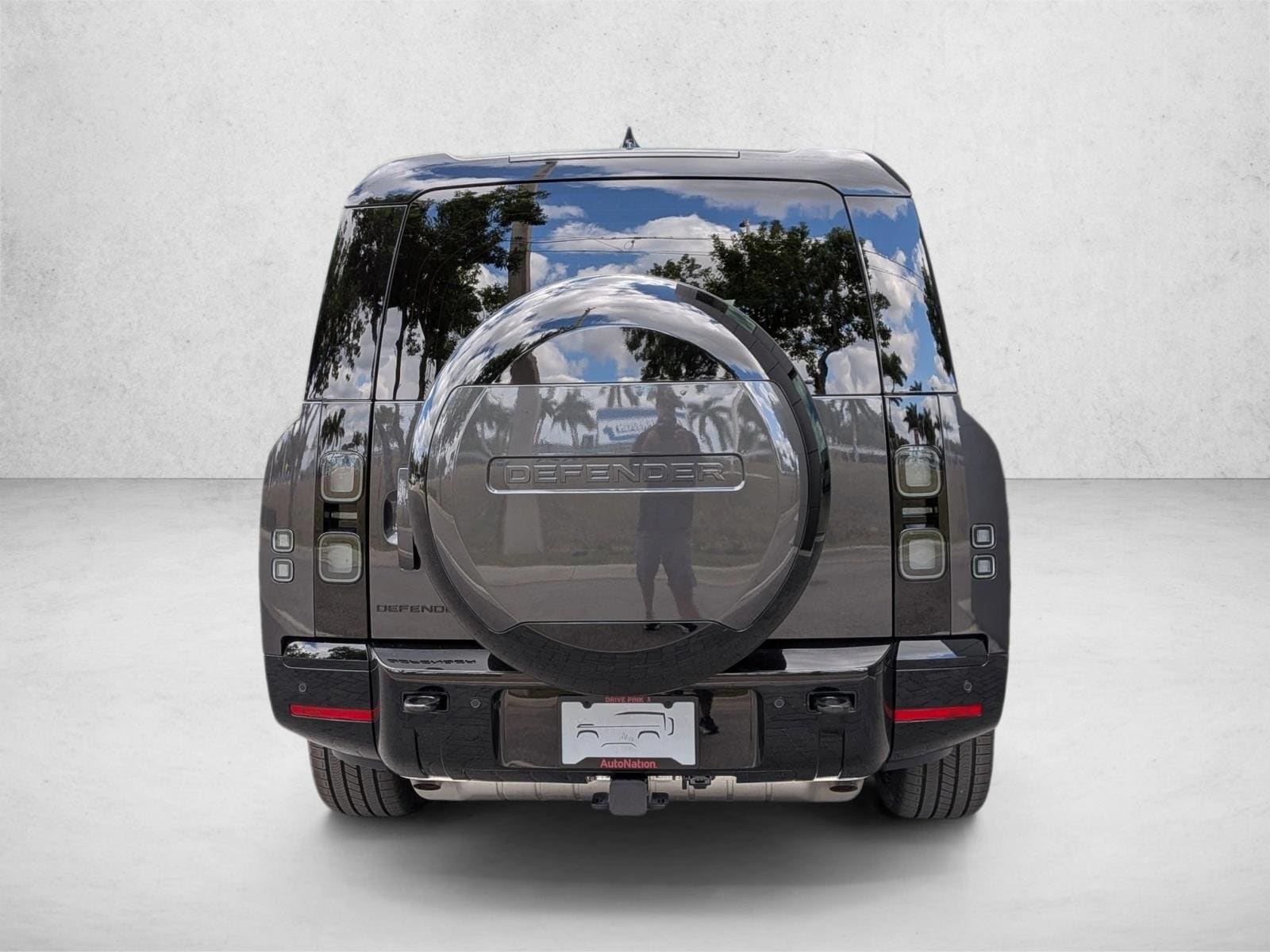 2026 Land Rover Defender X-Dynamic SE - Photo 7
