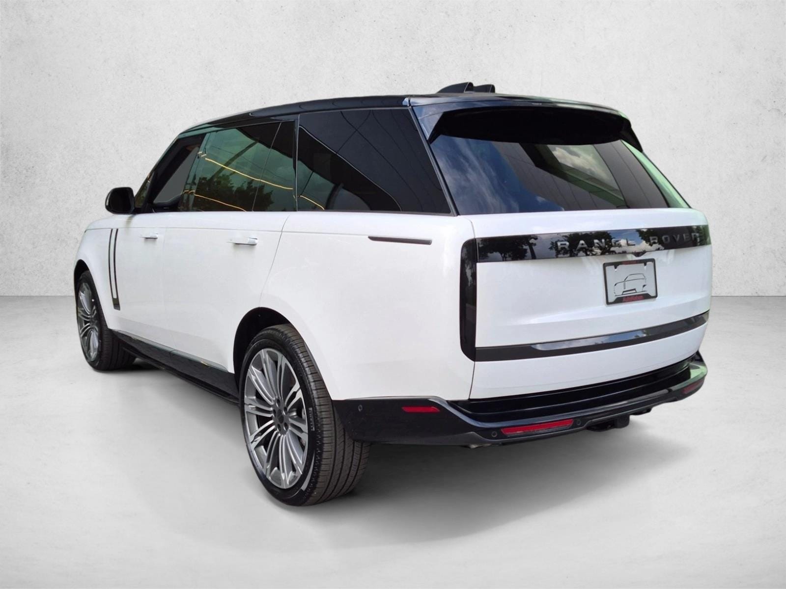 2026 Land Rover Range Rover SE - Photo 8