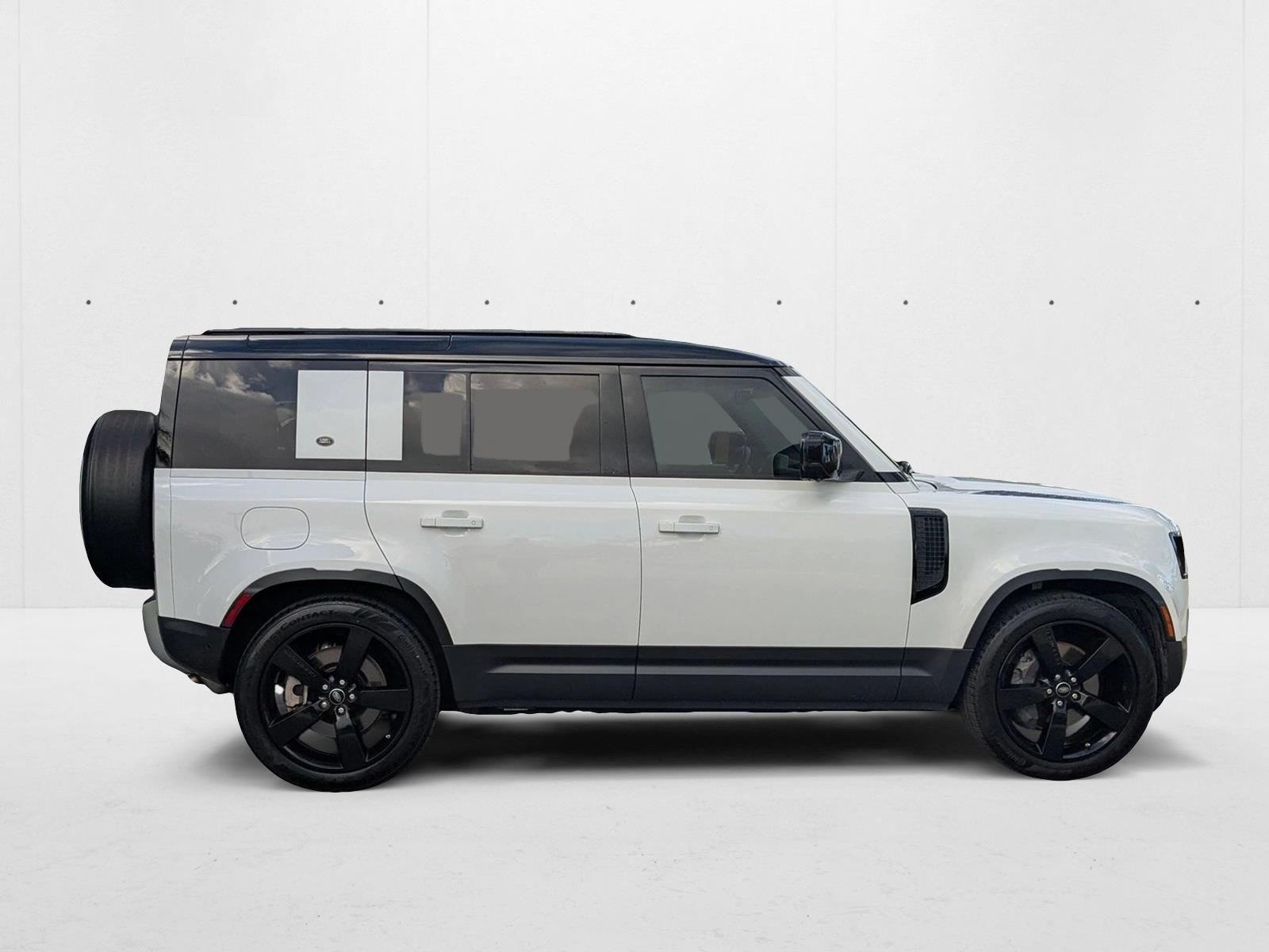 2020 Land Rover Defender 110 SE photo 4