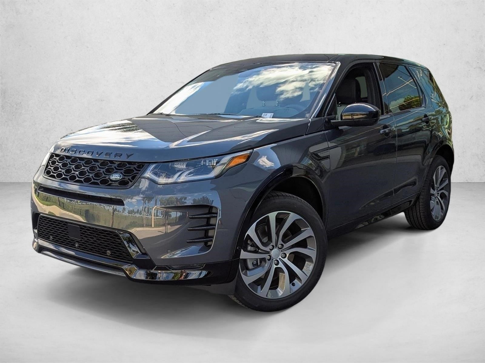 2025 Land Rover Discovery Sport Dynamic SE's photo
