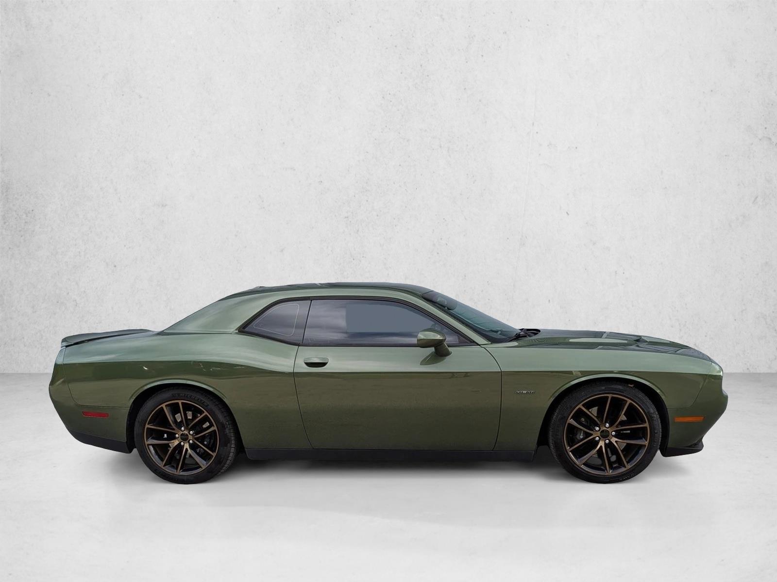 2018 Dodge Challenger R/T Plus photo 4