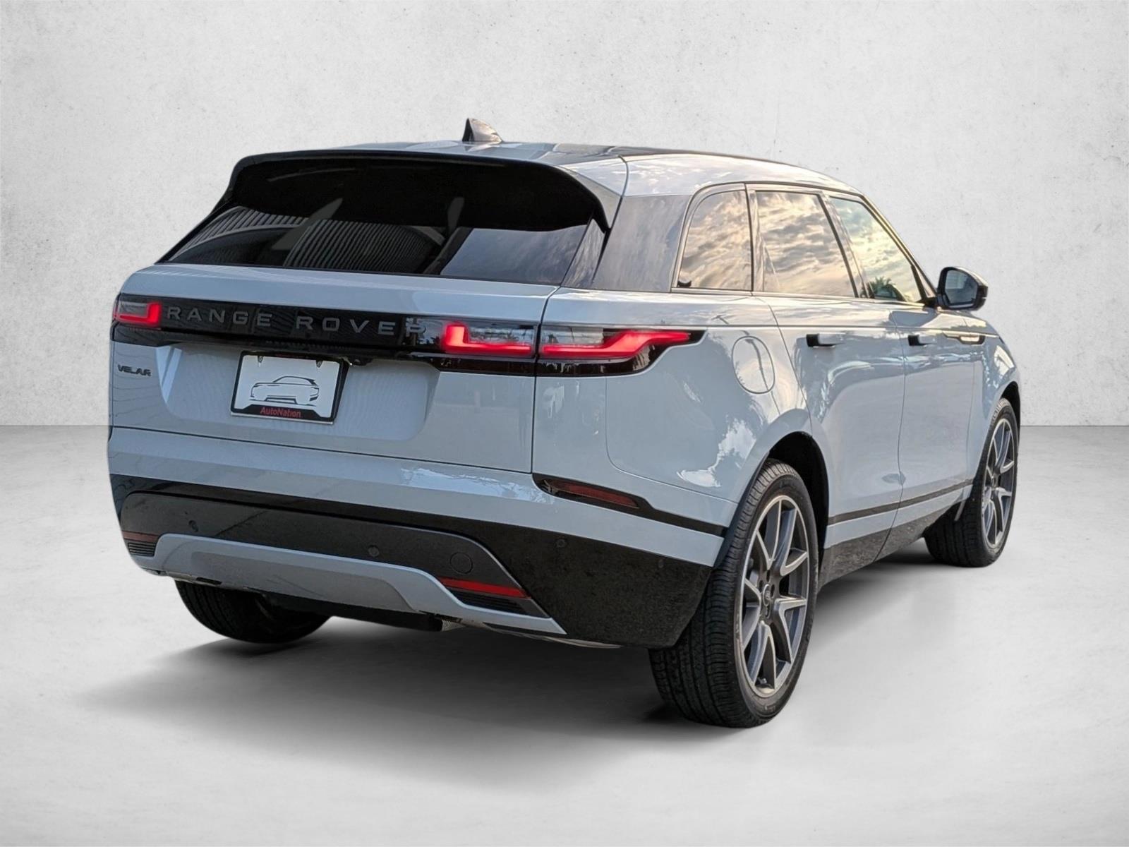 2026 Land Rover Range Rover Velar P250 Dynamic SE photo 2