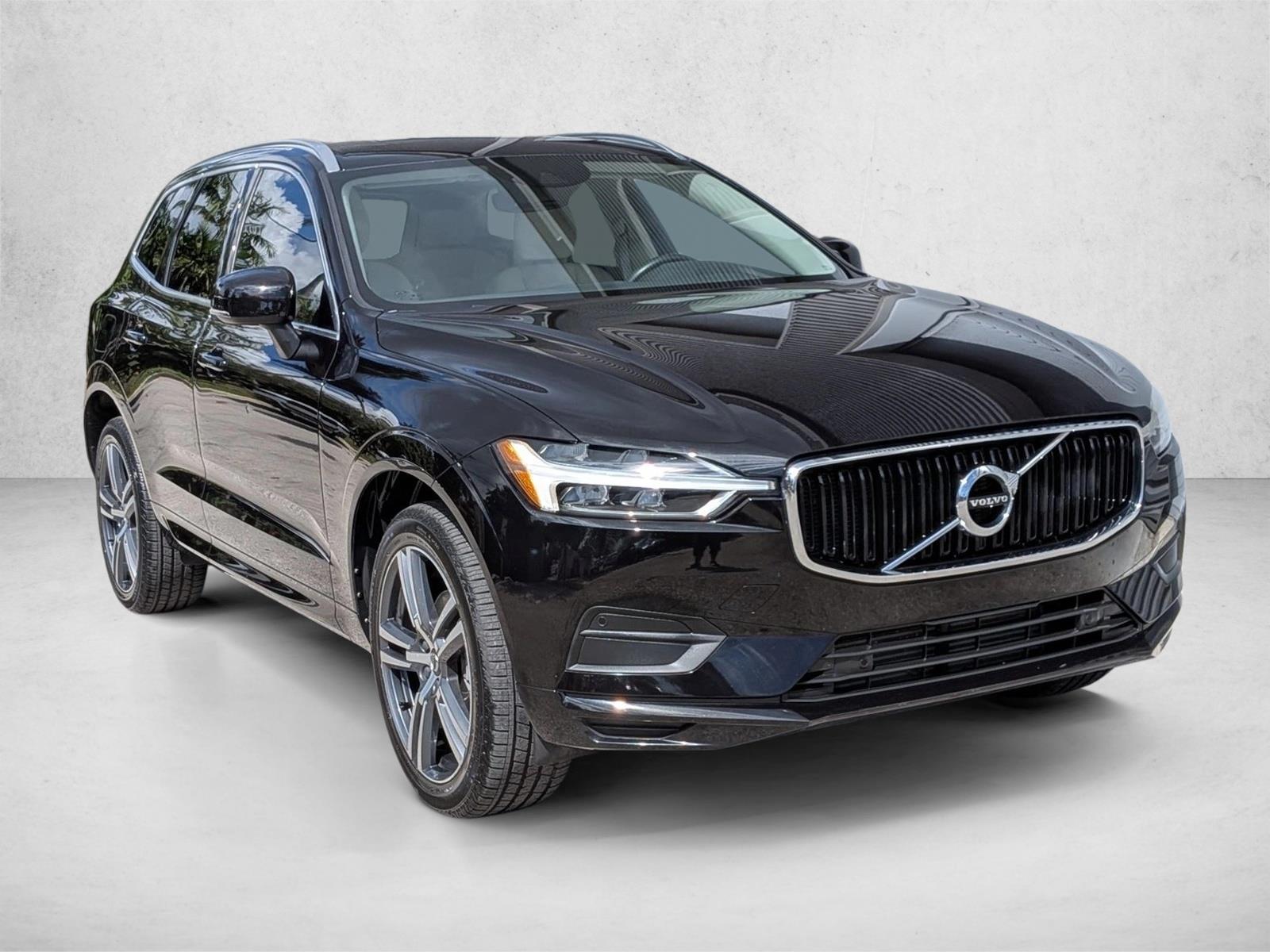2020 Volvo XC60 T5 Momentum photo 3