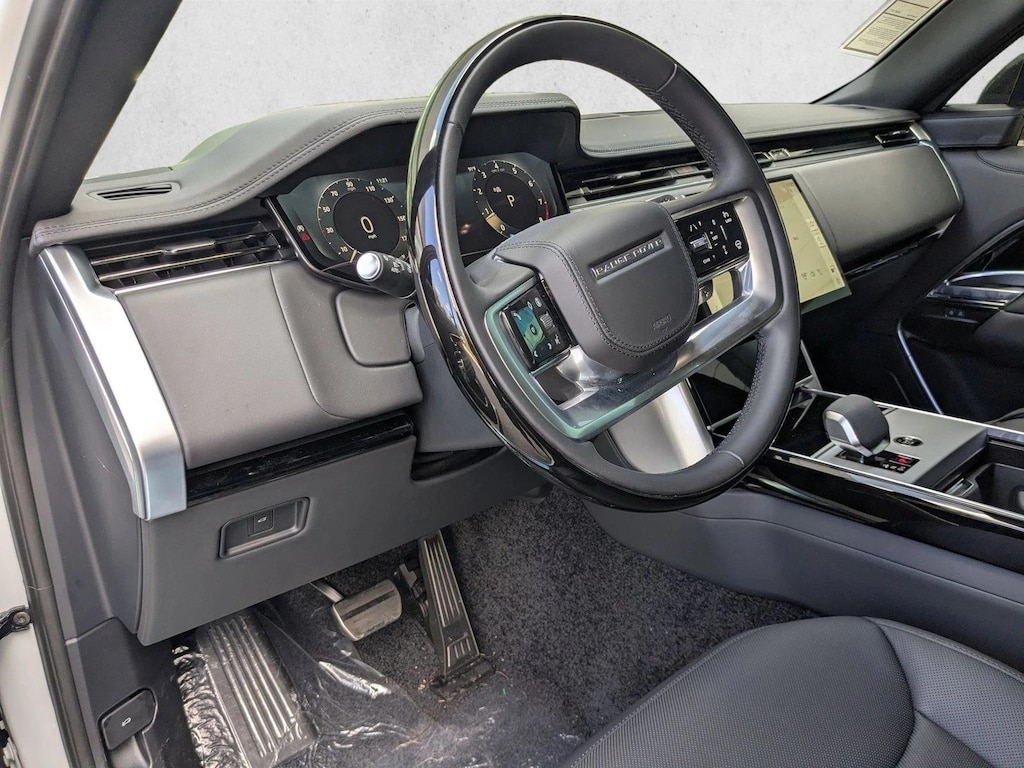 New 2025 Land Rover Range Rover SE Sport Utility
