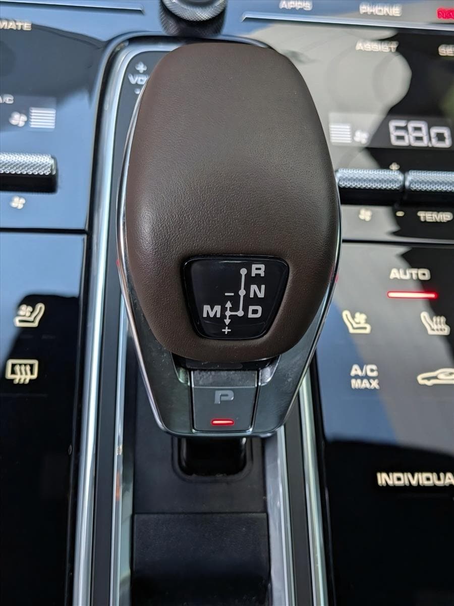 2023 Porsche Panamera Platinum Edition - Photo 12
