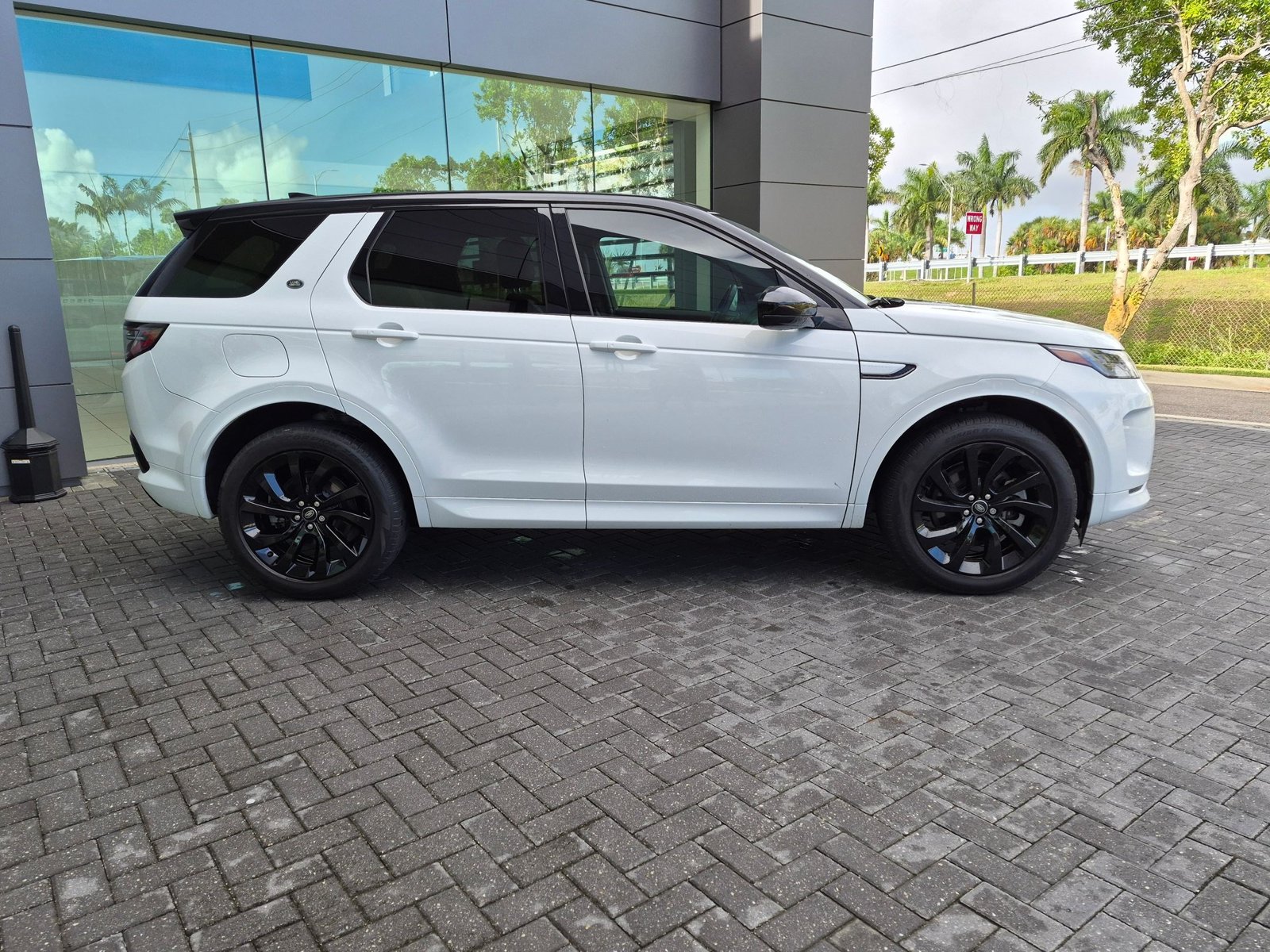 Used 2023 Land Rover Discovery Sport SE R-Dynamic Sport Utility
