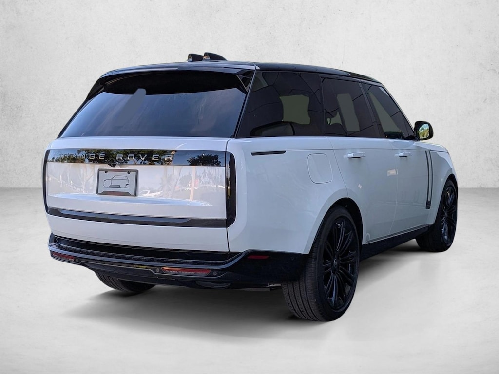 New 2025 Land Rover Range Rover P400 SE Sport Utility