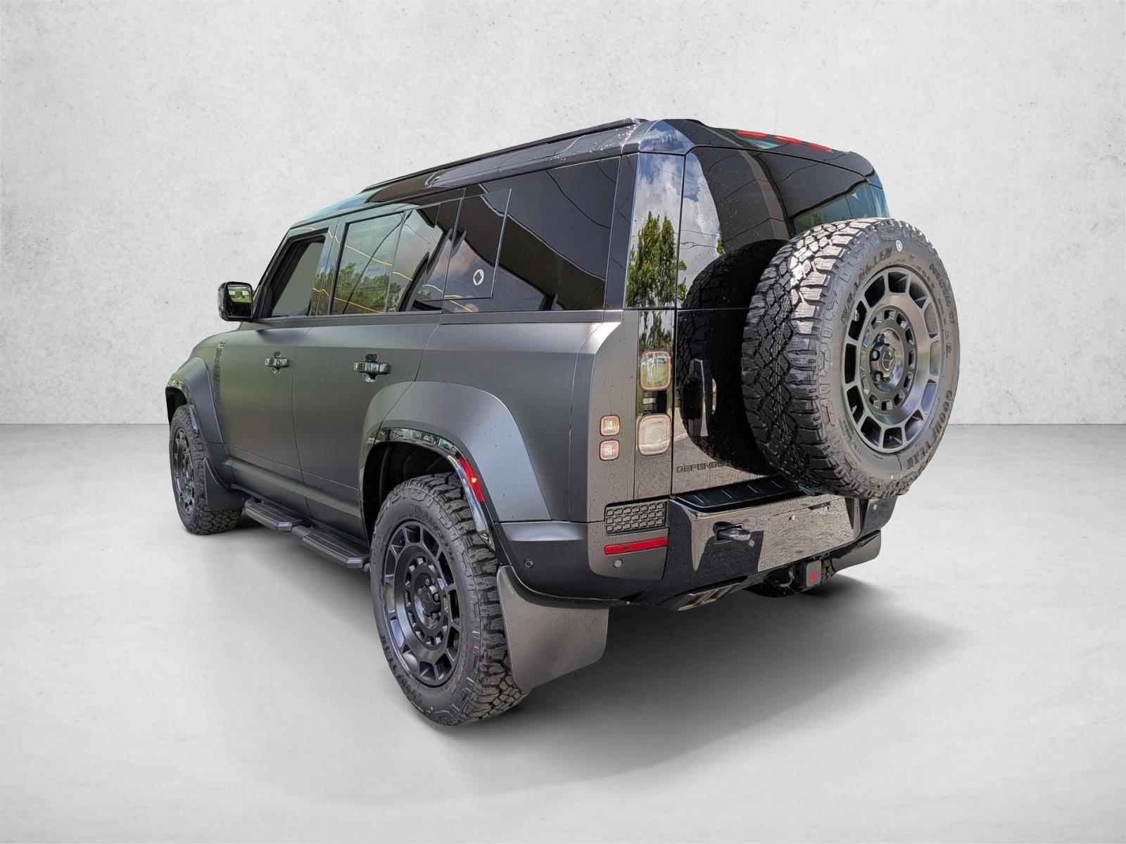 2026 Land Rover Defender OCTA Black - Photo 7