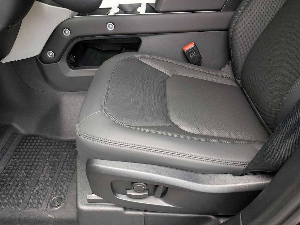 New 2026 Land Rover Defender 110 X-Dynamic SE Sport Utility