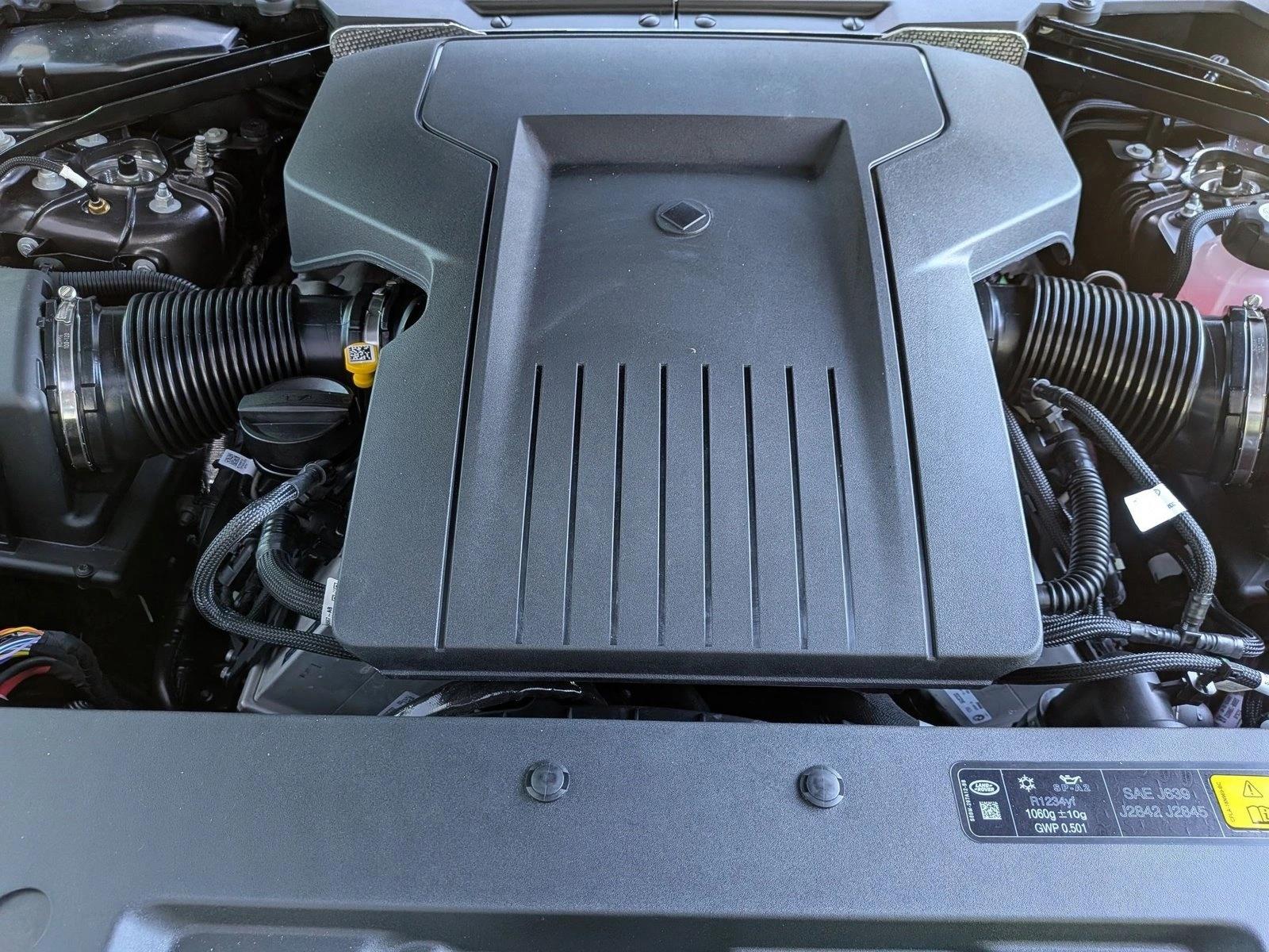 2026 Land Rover Defender OCTA - Photo 16